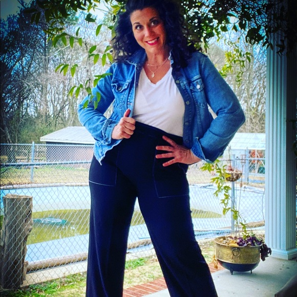 Meet your Posher, Tiffany - Picture 2 of 8